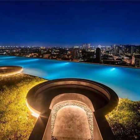 Modern Style Room With Sky Pool 古城边天际泳池公寓 Chiang Mai Esterno foto