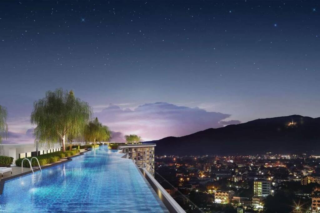 Modern Style Room With Sky Pool 古城边天际泳池公寓 Chiang Mai Esterno foto