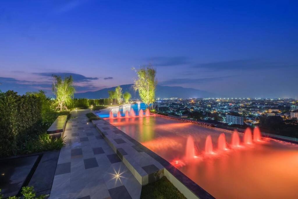 Modern Style Room With Sky Pool 古城边天际泳池公寓 Chiang Mai Esterno foto