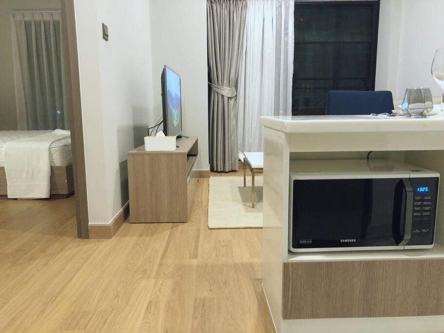 Modern Style Room With Sky Pool 古城边天际泳池公寓 Chiang Mai Esterno foto